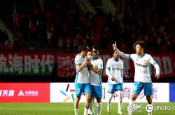 开云下载-青岛黄海不敌重庆力帆，遭遇中超两连败