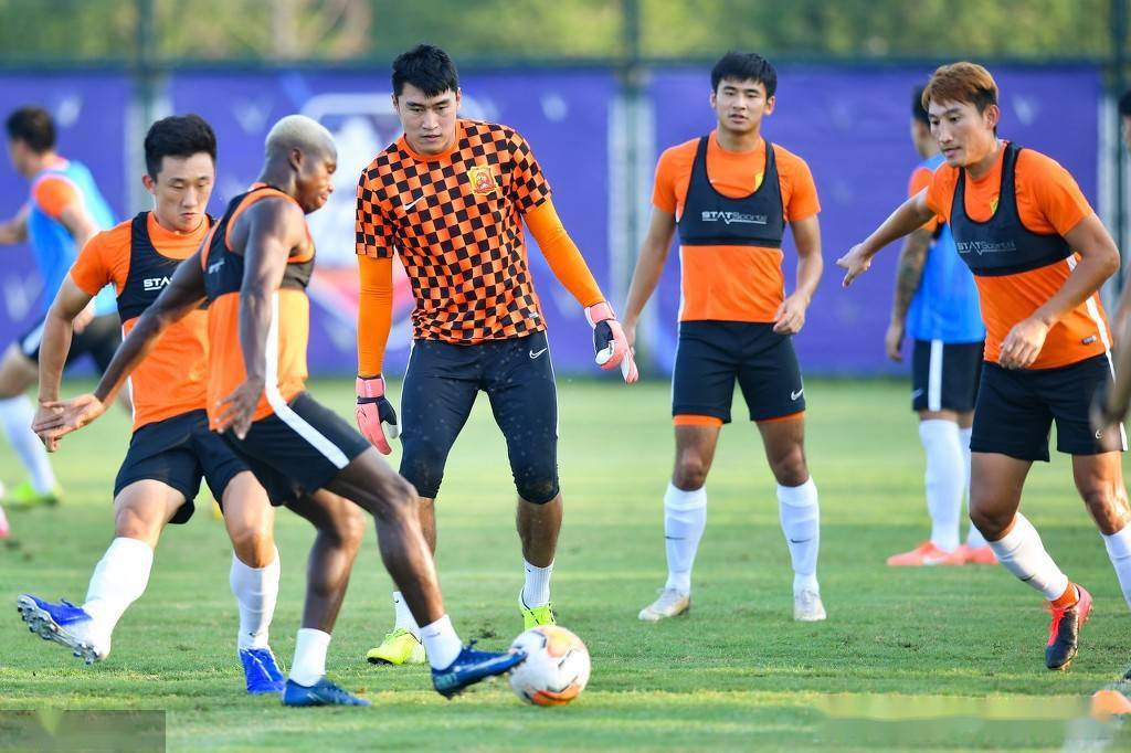 安徽队与重庆队战成平局，难解胜负