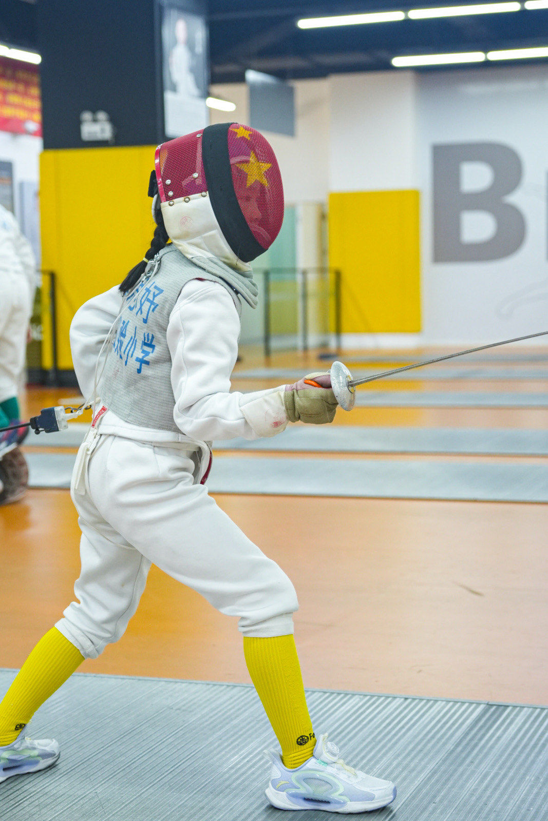 意大利击剑选手夺冠，精湛剑术令人赞叹