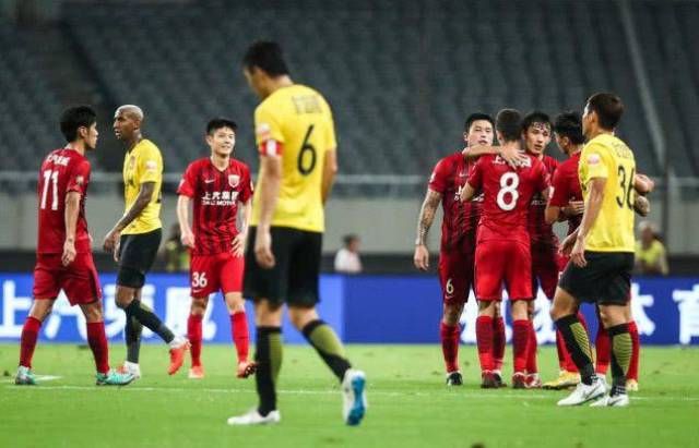 上海上港击败领头羊,豪取八连胜 上海上港击败领头羊,豪取八连胜