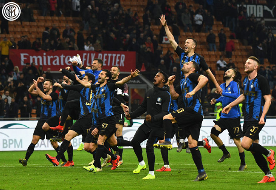 苏宁击败深圳,实现赛季双杀,登顶积分榜 苏宁击败深圳,实现赛季双杀,登顶积分榜