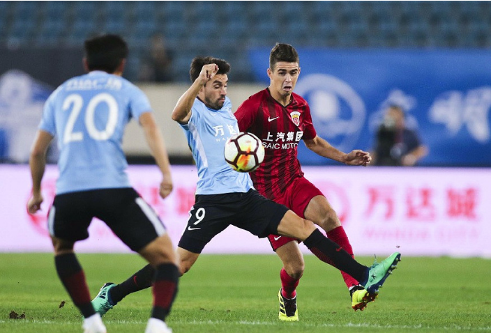 强势登顶,球队雄心勃发壮志凌云 强势登顶,球队雄心勃发壮志凌云